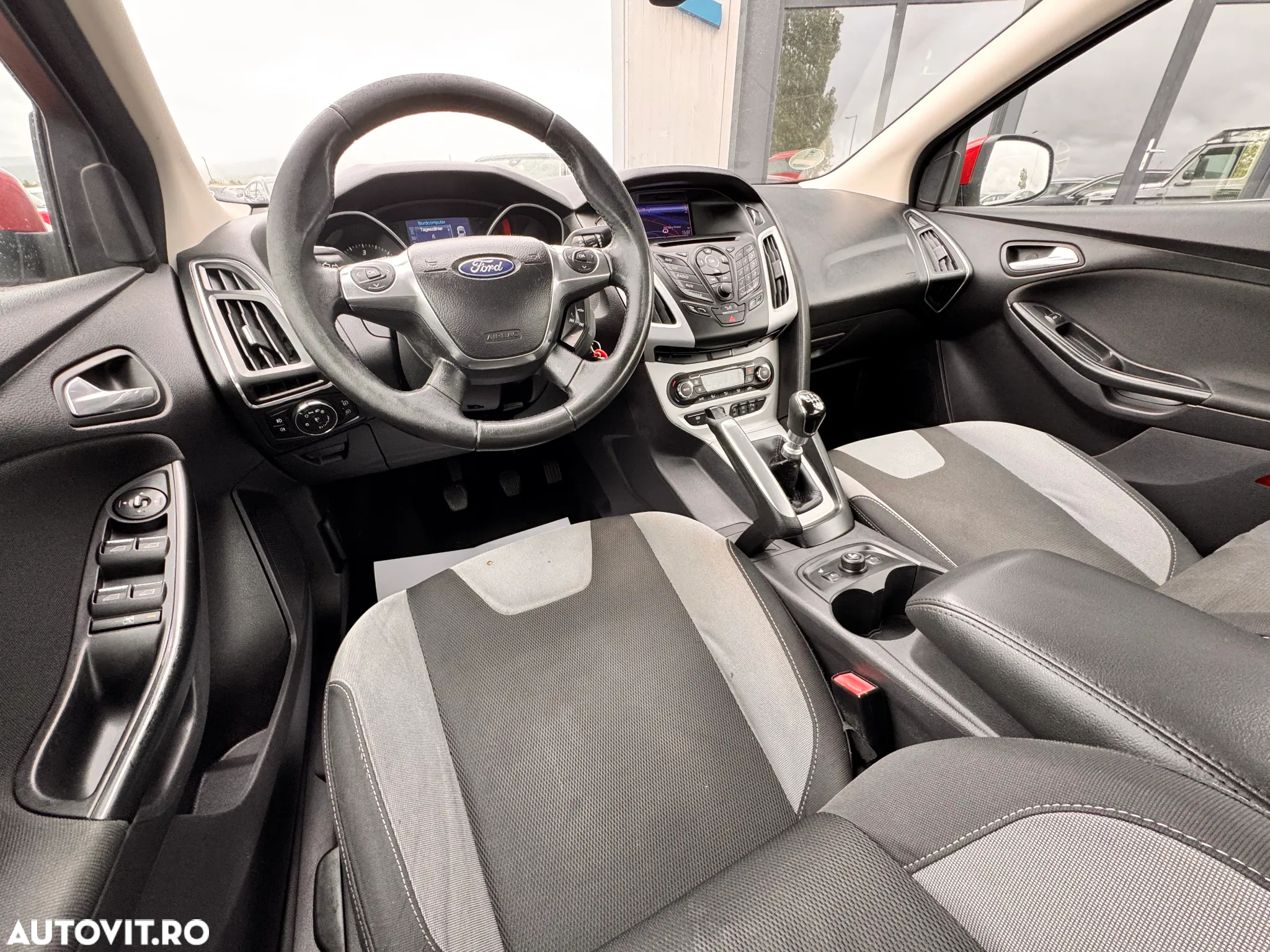 Ford Focus 1.6 TDCi DPF Champions Edition - 32
