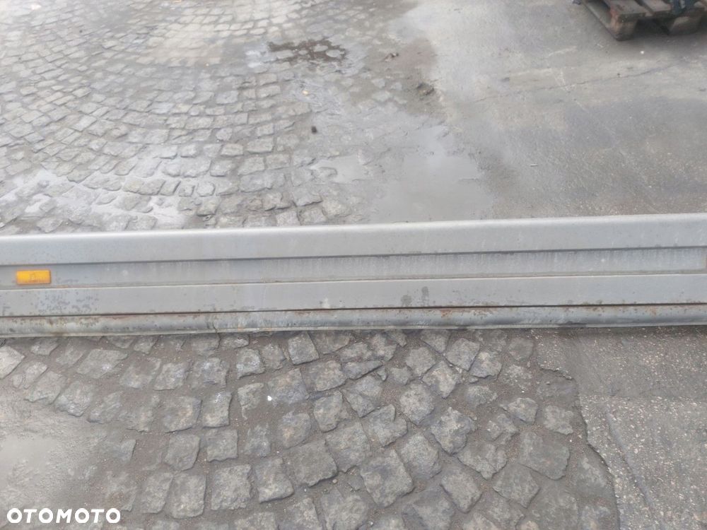 Listwa boczna LEWA Mercedes Atego 2007 R - 4