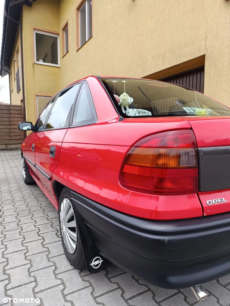 Opel Astra 1.4 GL - 17