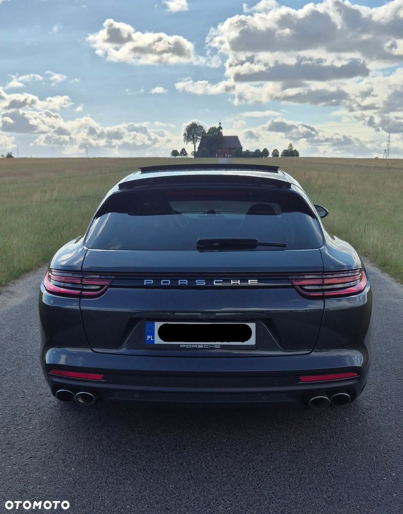 Porsche Panamera 4 E-Hybrid - 5