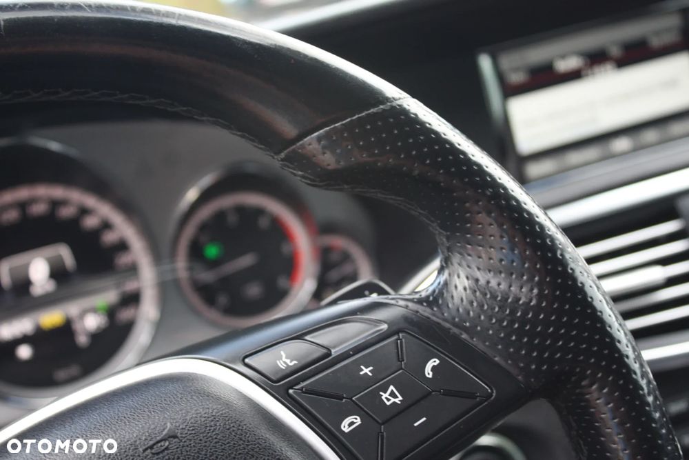 Mercedes-Benz Klasa E 220 CDI 7G-TRONIC Avantgarde - 24