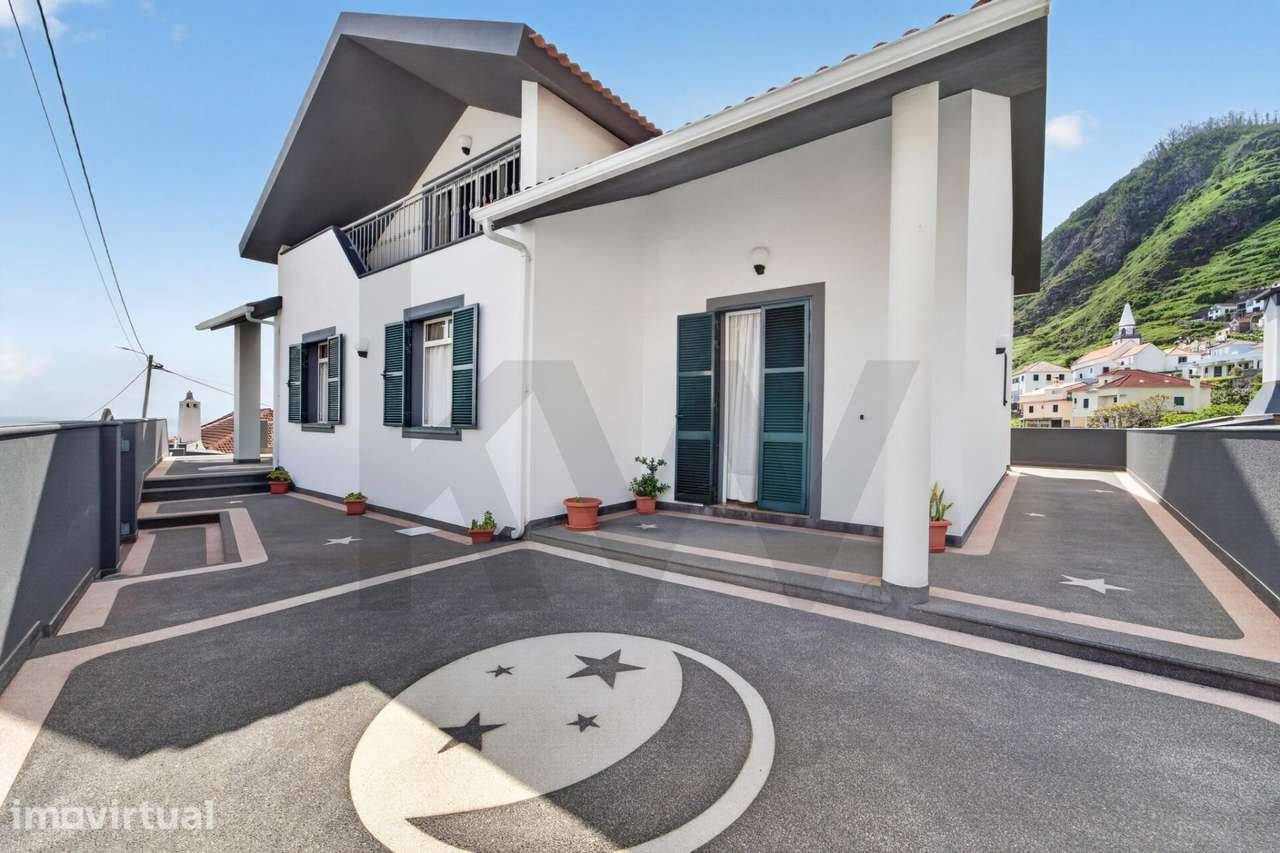 Moradia T3 + Sótão à Venda no Porto Moniz – Madeira - Grande imagem: 2/48