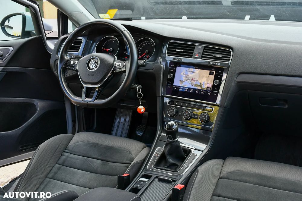 Volkswagen Golf 1.6 TDI Comfortline - 21