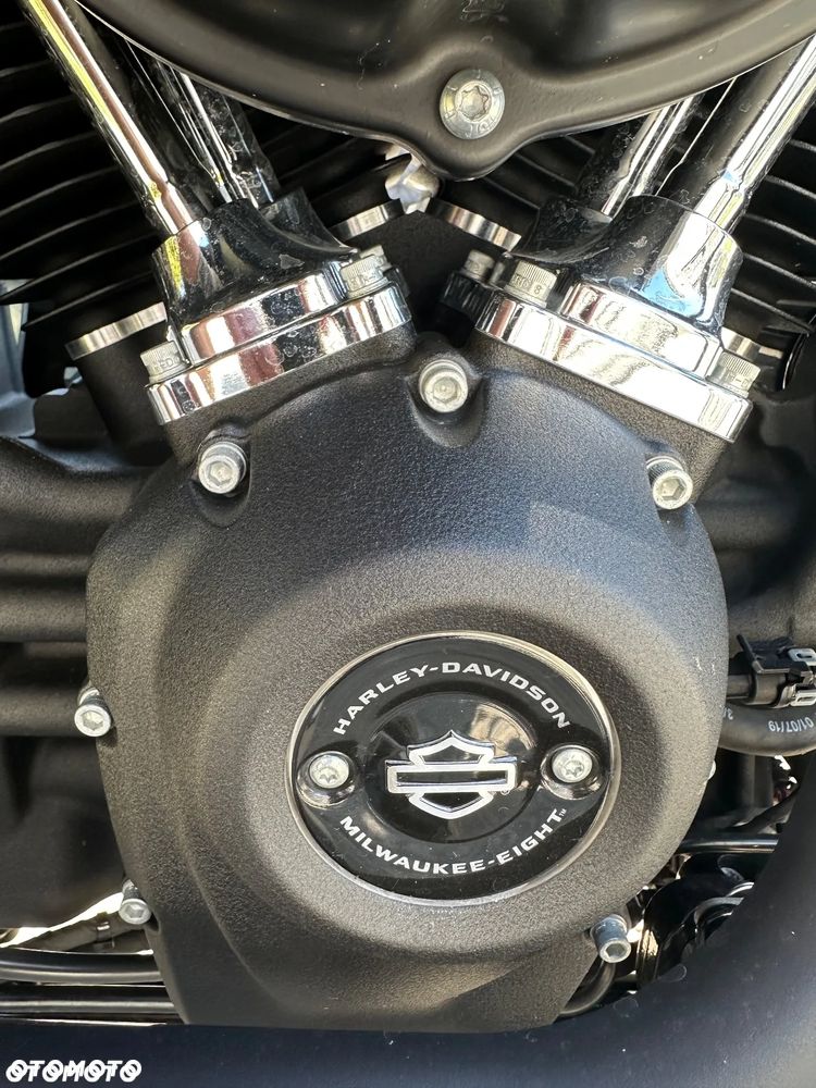 Harley-Davidson Dyna Street Bob - 14