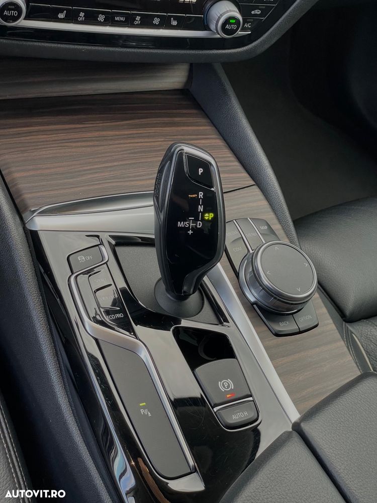 BMW Seria 5 520d Aut. Sport Line - 11