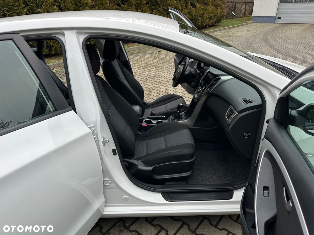 Hyundai i30 blue 1.6 GDI Passion - 18