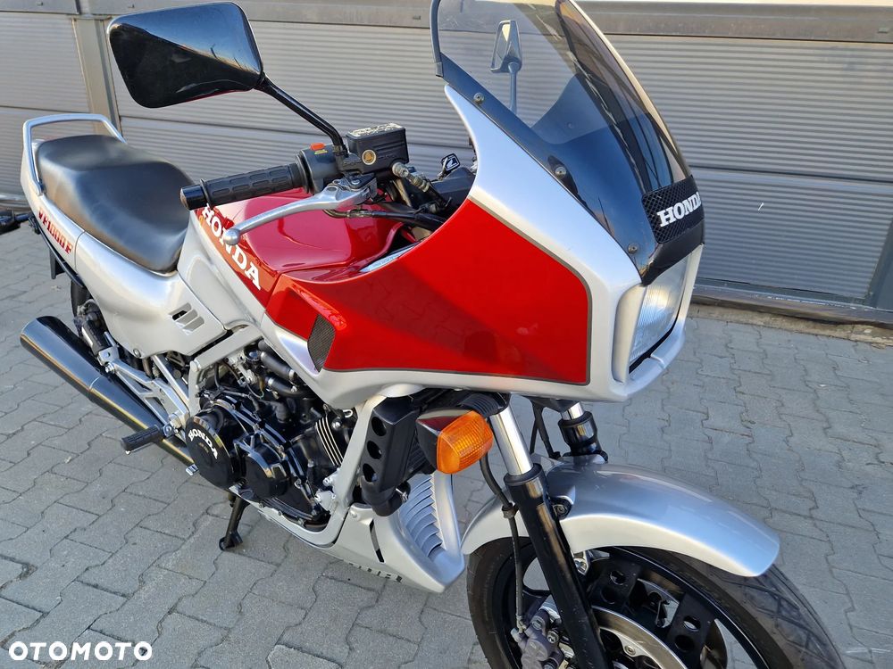 Honda VF - 8