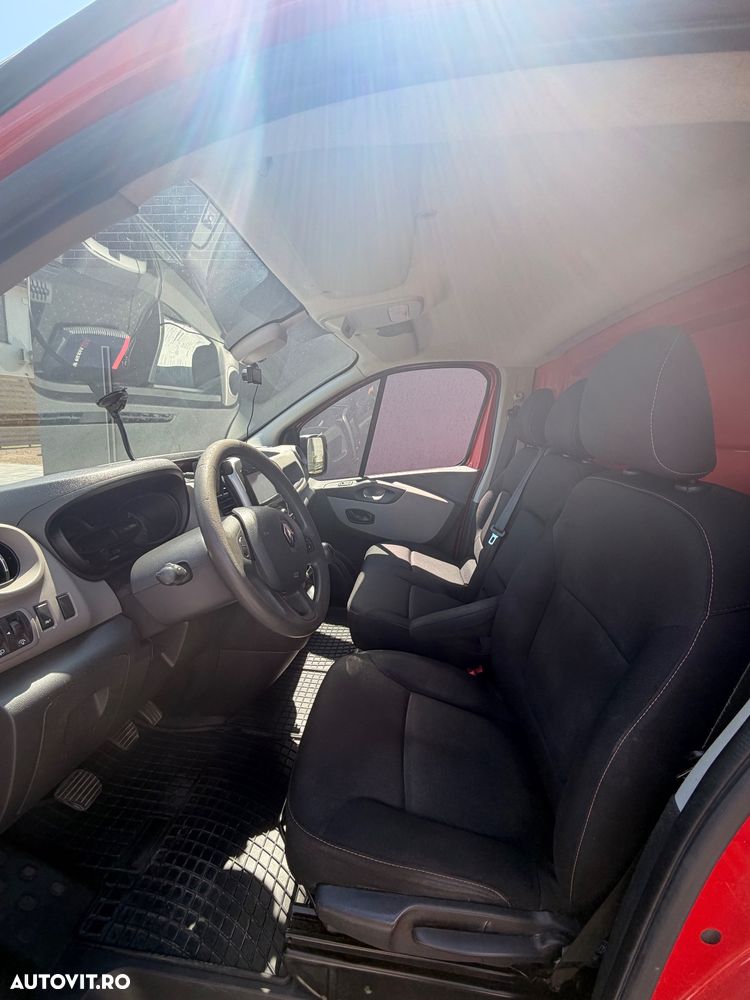 Renault Trafic - 16