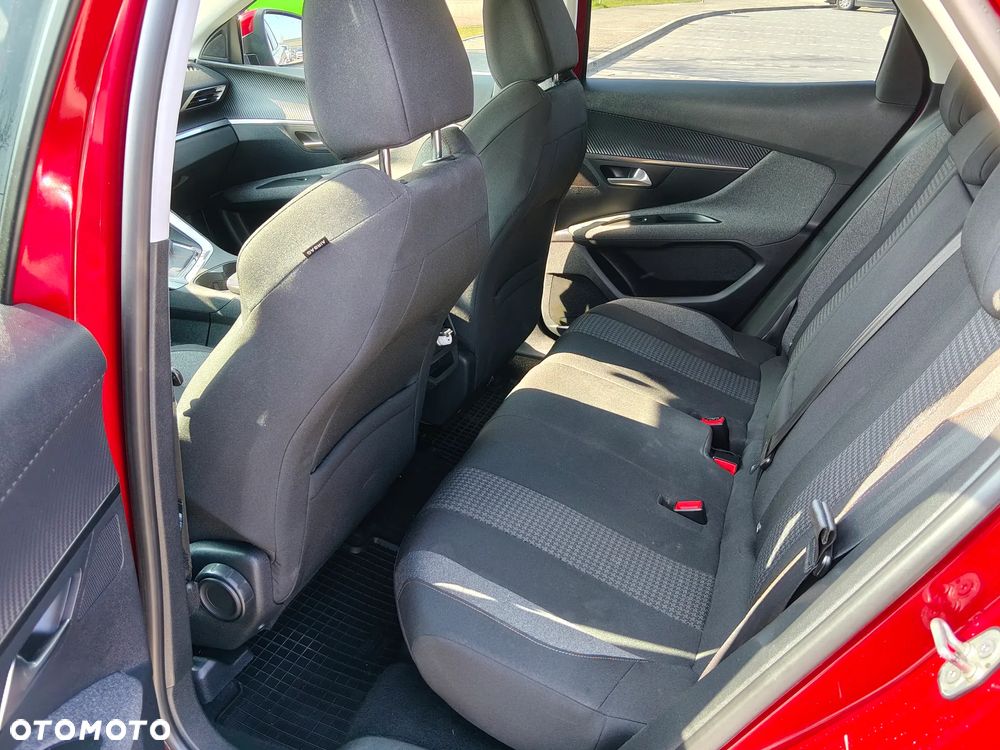 Peugeot 3008 1.2 PureTech Allure S&S - 6