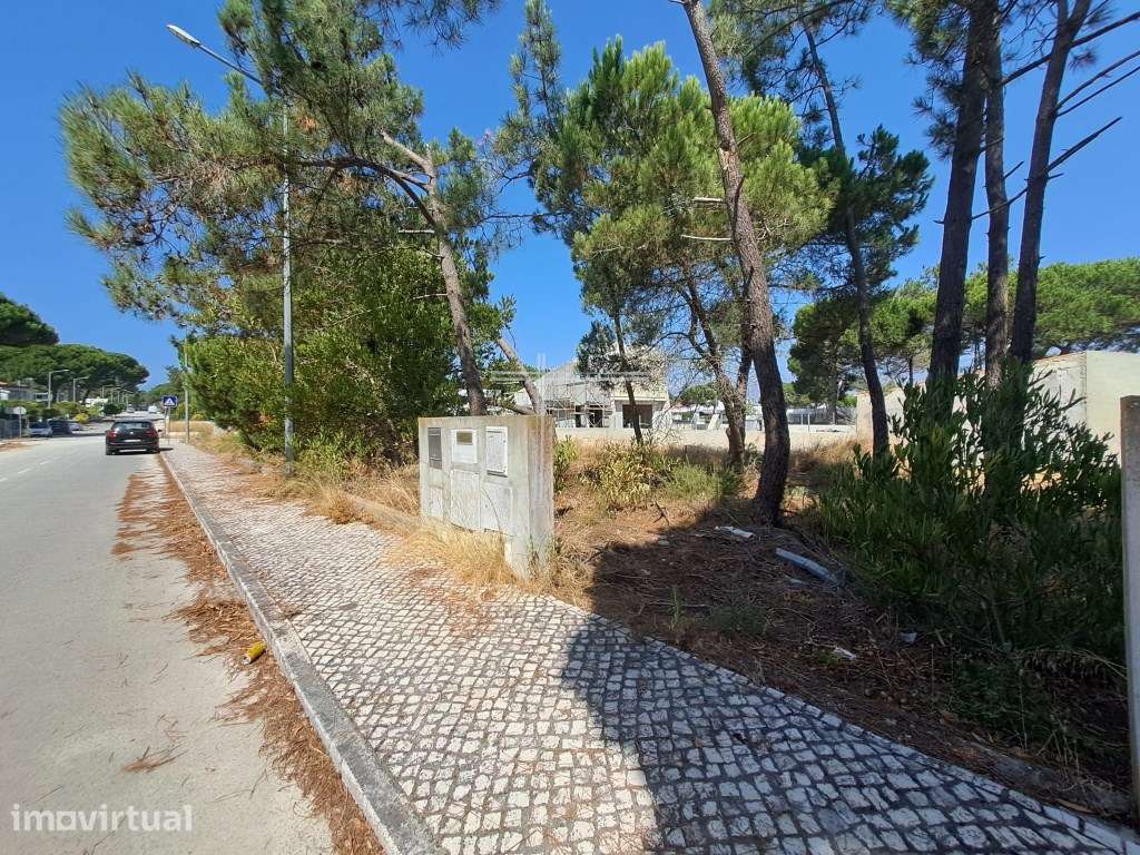 Terreno com 987m2 - Lagoa de Albufeira - Grande imagem: 3/18