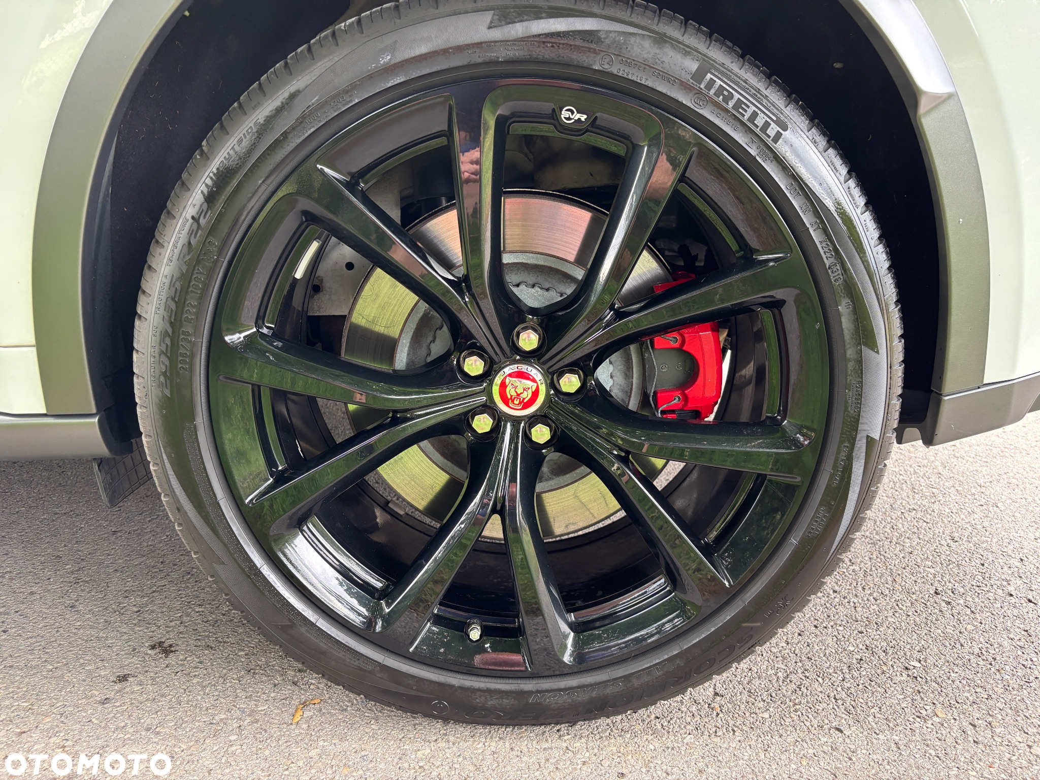 Jaguar F-Pace 5.0 V8 P550 AWD SVR - 30