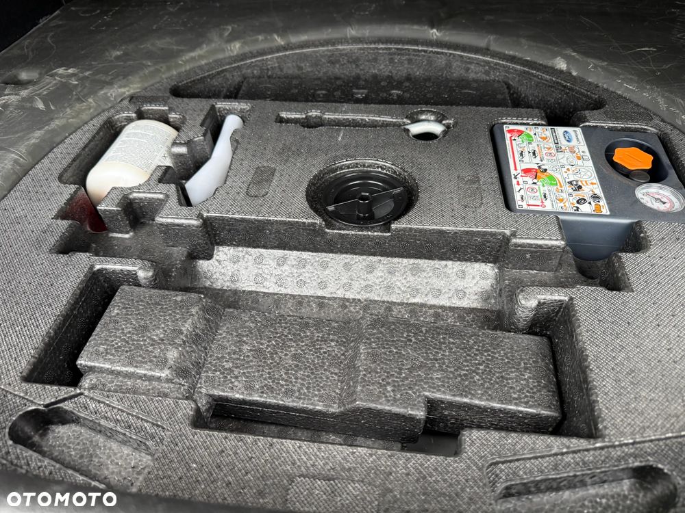 Ford Kuga 1.5 EcoBoost 2x4 Titanium - 30