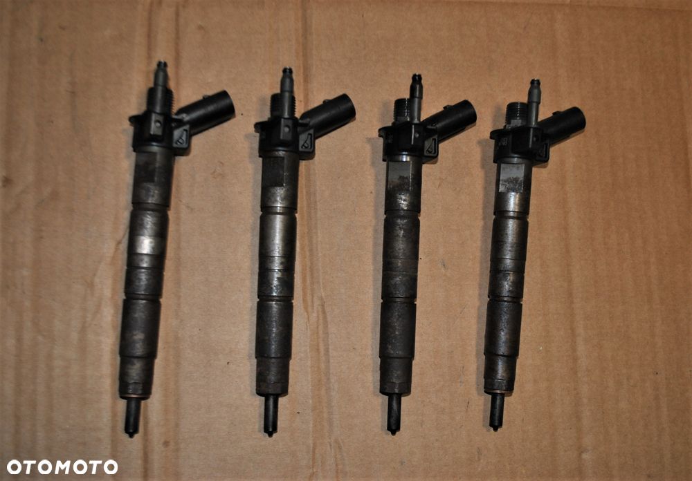 Wtryskiwacze BMW E90 E60 2.0 TD 0445116001 - 2