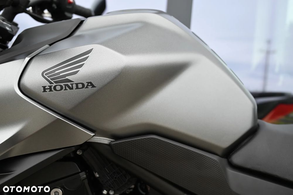 Honda Hornet - 12