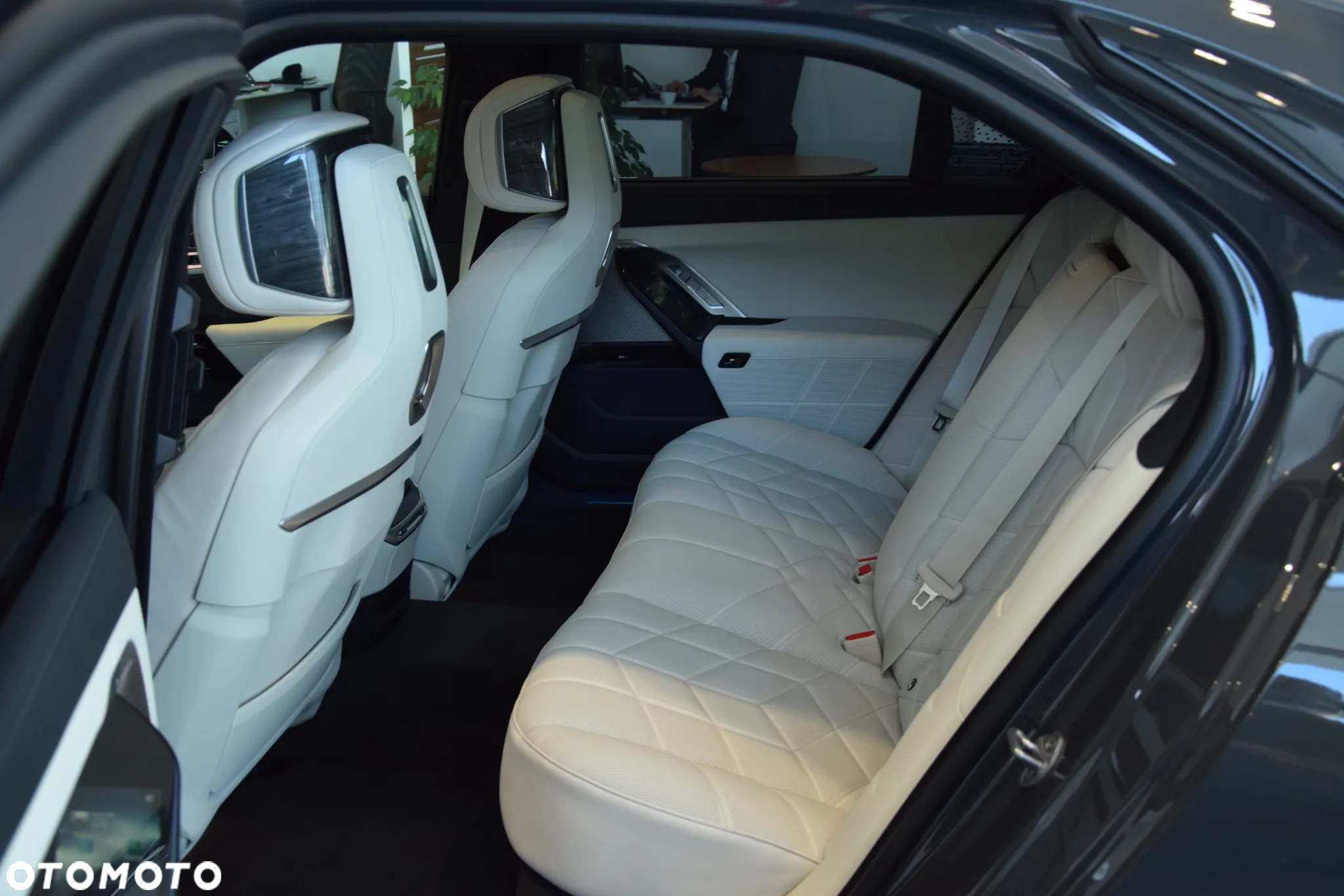BMW Seria 7 - 13