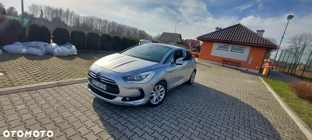 Citroën DS5 e-HDi 115 EGS6 Chic - 26