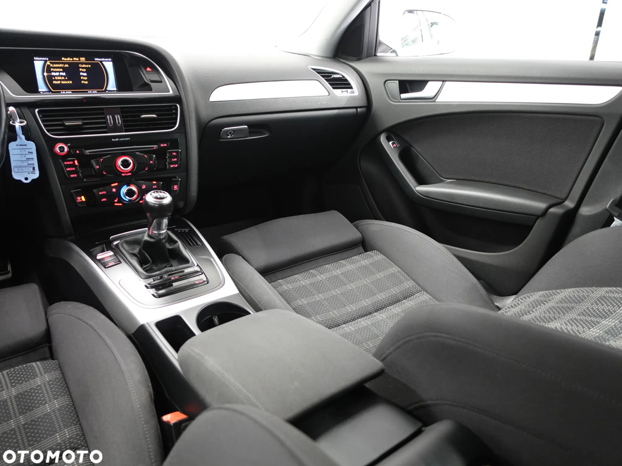 Audi A4 Avant 2.0 TDI DPF clean diesel quattro S line Sportpaket - 37