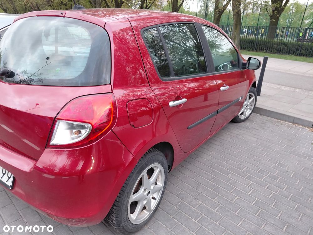 Renault Clio - 2