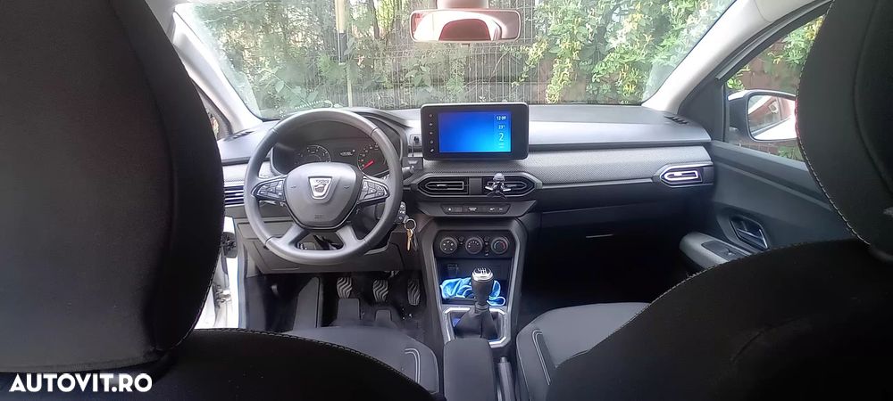 Dacia Logan TCe 90 MT5 Essential - 2