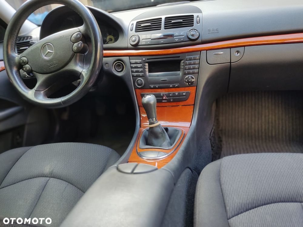 Mercedes-Benz Klasa E 220 CDI Classic - 11