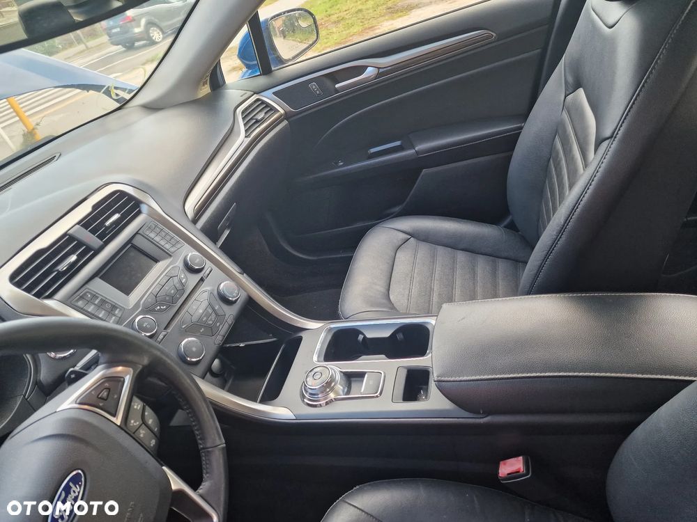Ford Fusion 2.0 EcoBoost Titanium - 21