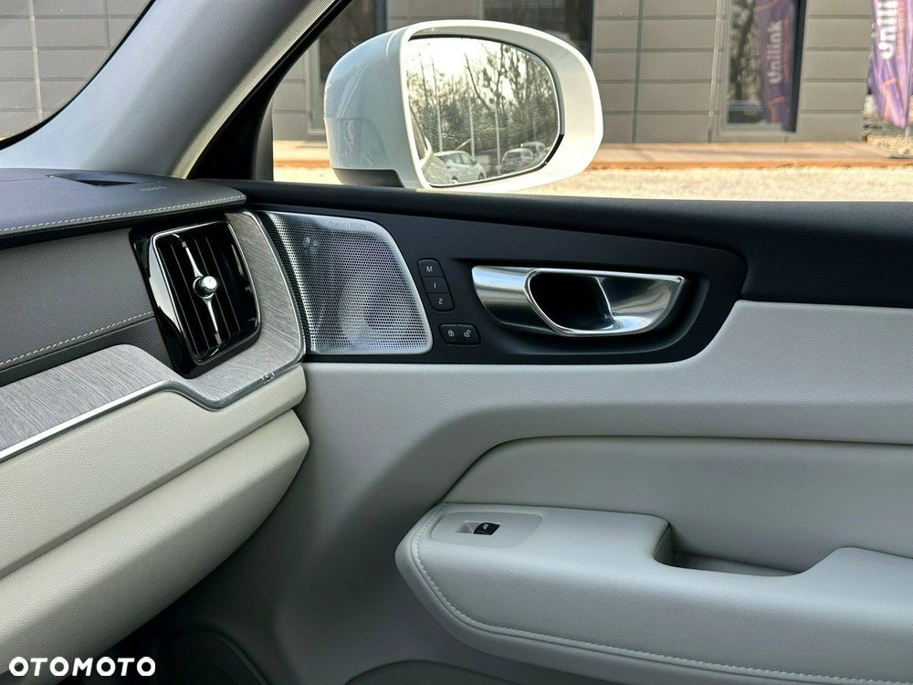 Volvo XC 60 D5 AWD Inscription - 38