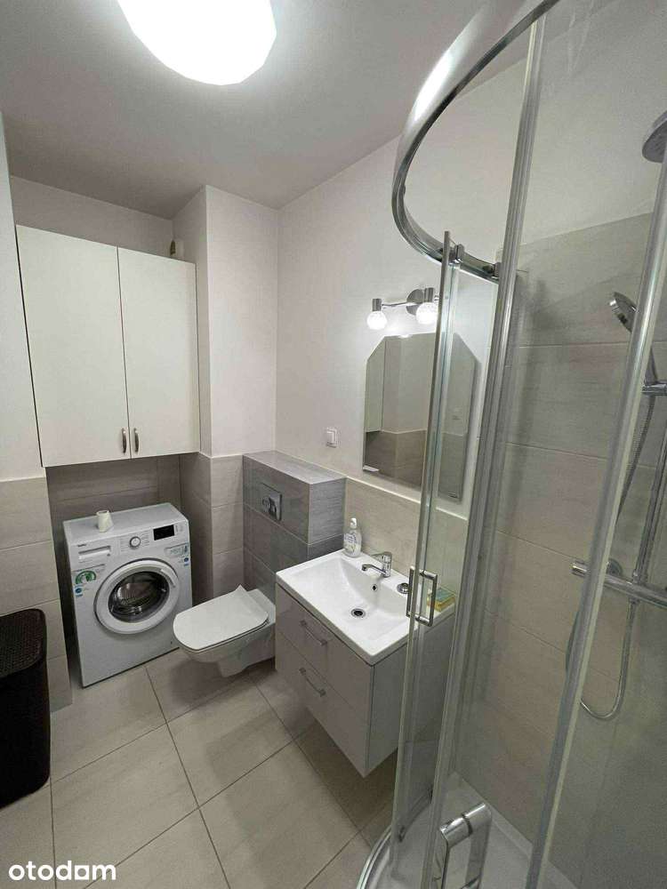 Do wynajęcia kawalerka 28m2 za 2100 +czynsz 450zł  z balkonem 5m2