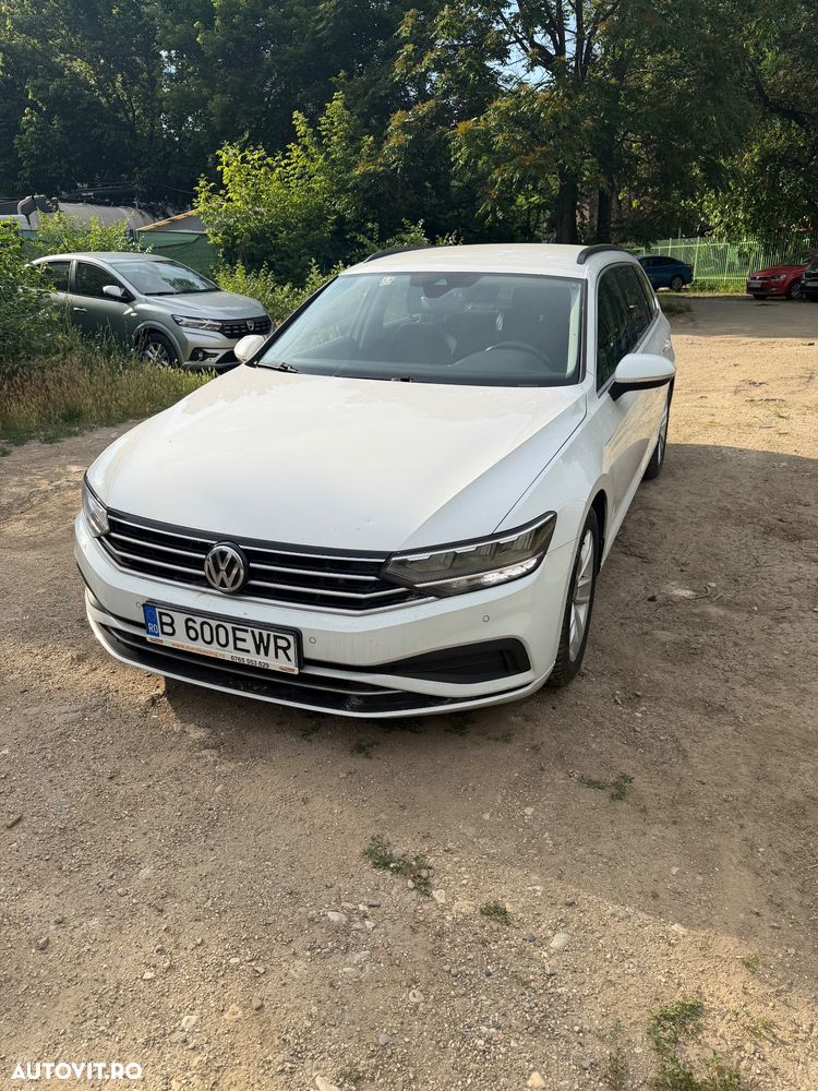 Volkswagen Passat - 12