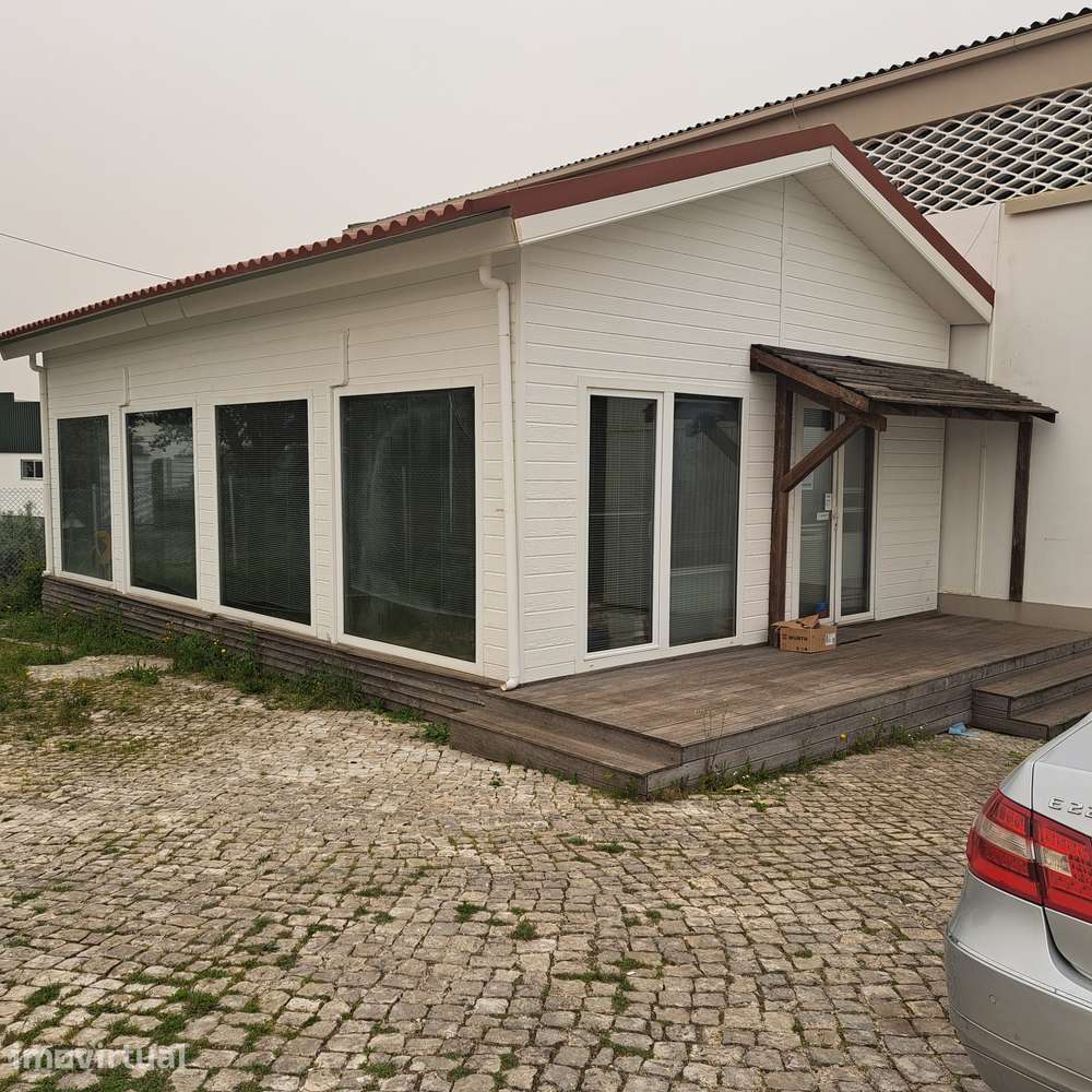 Arrendamento Armazém em Fatima com Escritório e espaço exterior - Grande imagem: 2/15