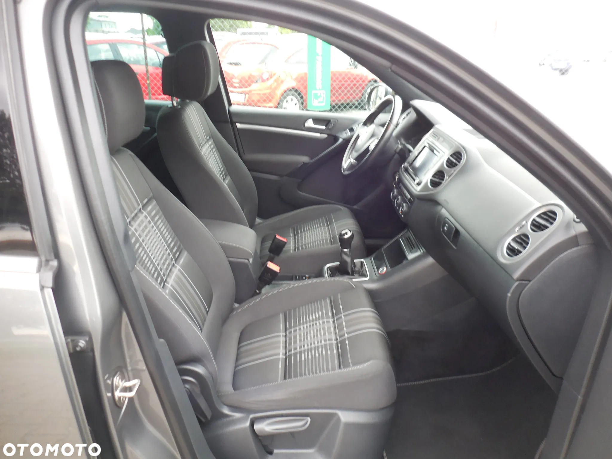 Volkswagen Tiguan - 10