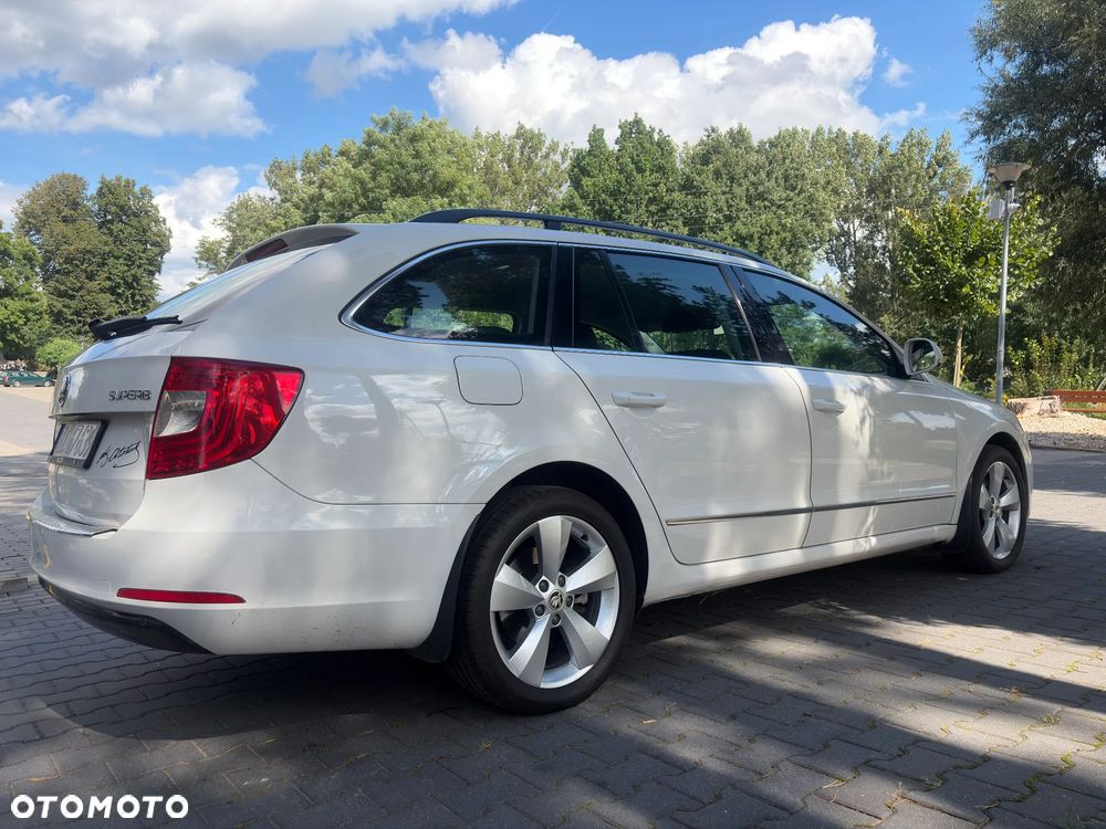 Skoda Superb 2.0 TDI DSG Active - 8