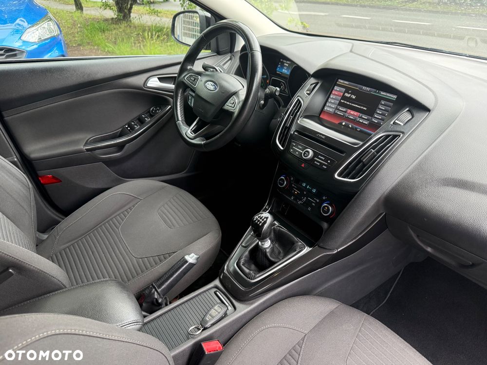 Ford Focus 1.0 EcoBoost Titanium ASS - 4