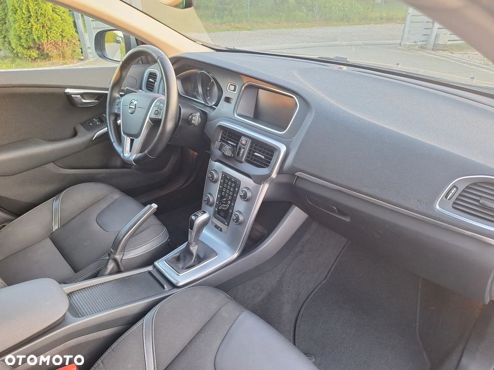 Volvo V40 D2 Kinetic - 24