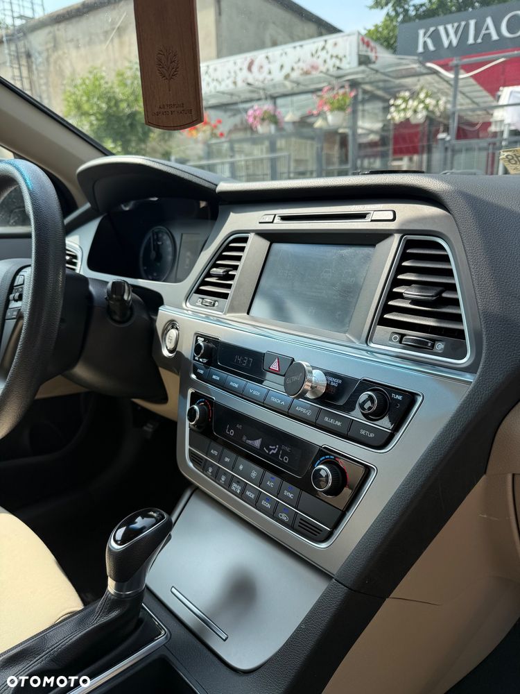 Hyundai Sonata - 21