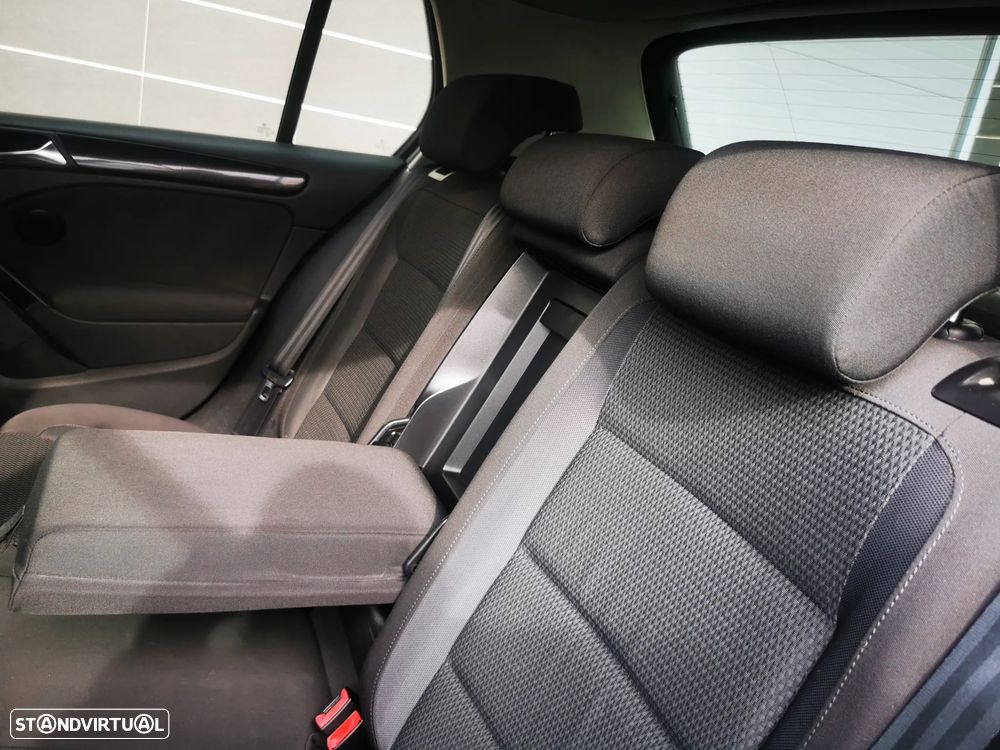 VW Golf 1.6 TDi Confortline - 23