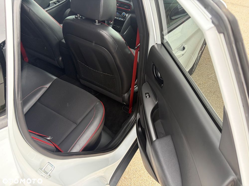 Hyundai Kona 1.6 T-GDI DCT 4WD Premium - 26