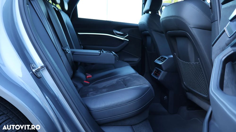 Audi e-tron 55 quattro S line - 12