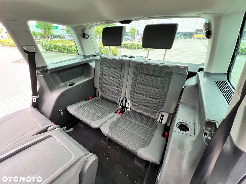 Volkswagen Touran 2.0 TDI DPF DSG Trendline - 11