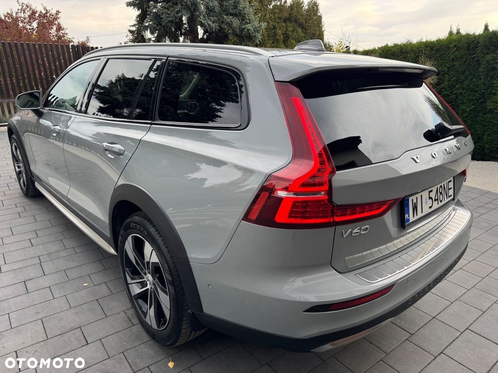 Volvo V60 Cross Country Plus B5 B AWD - 11