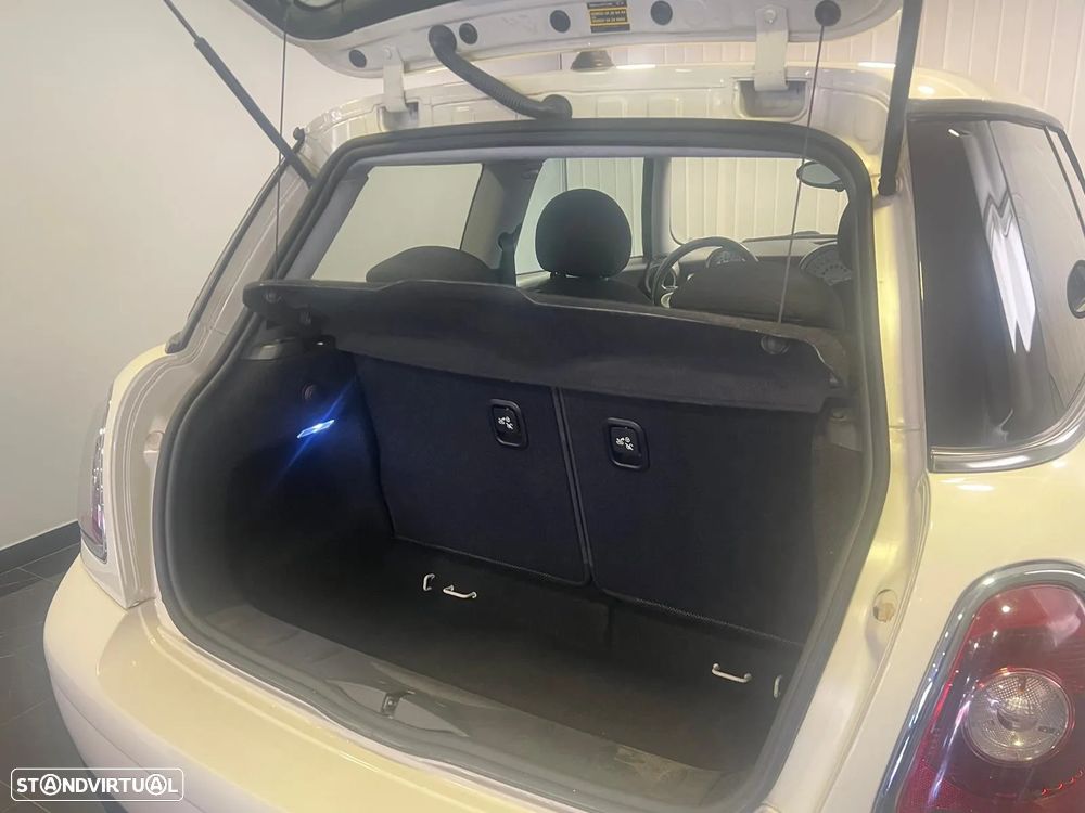 MINI 3 Portas One D - 22