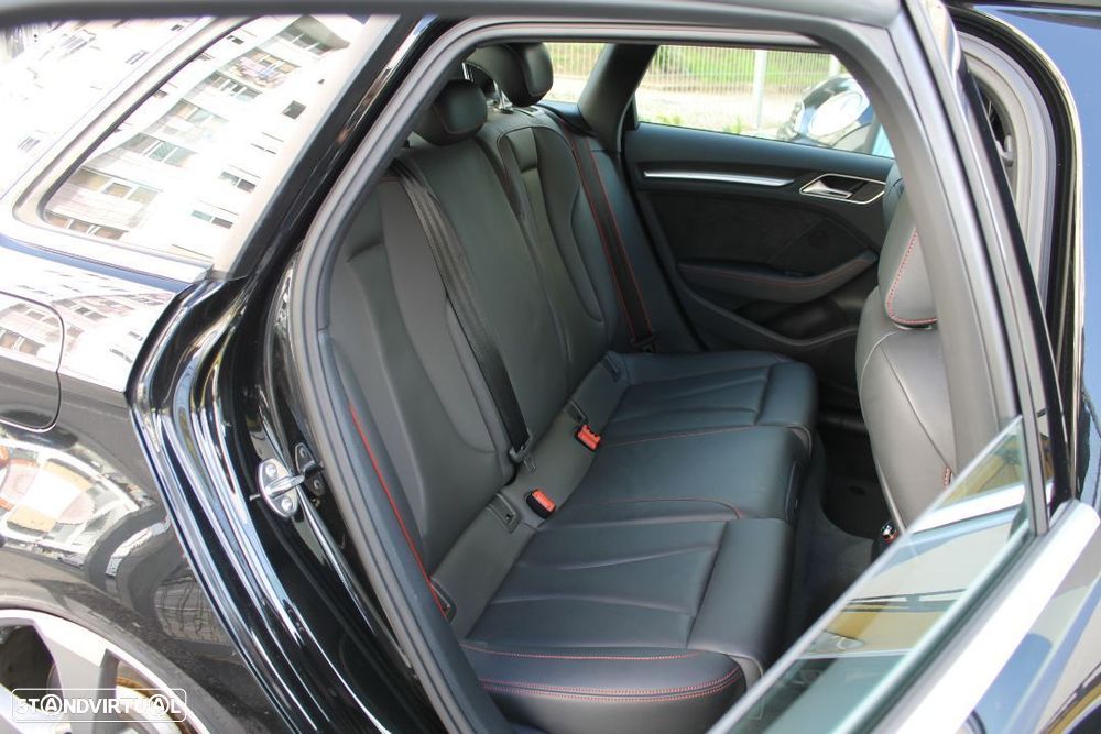 Audi RS3 Sportback 2.5 TFSI quattro S tronic - 38