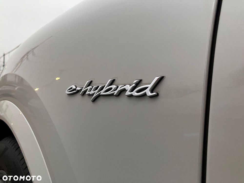 Porsche Cayenne - 38