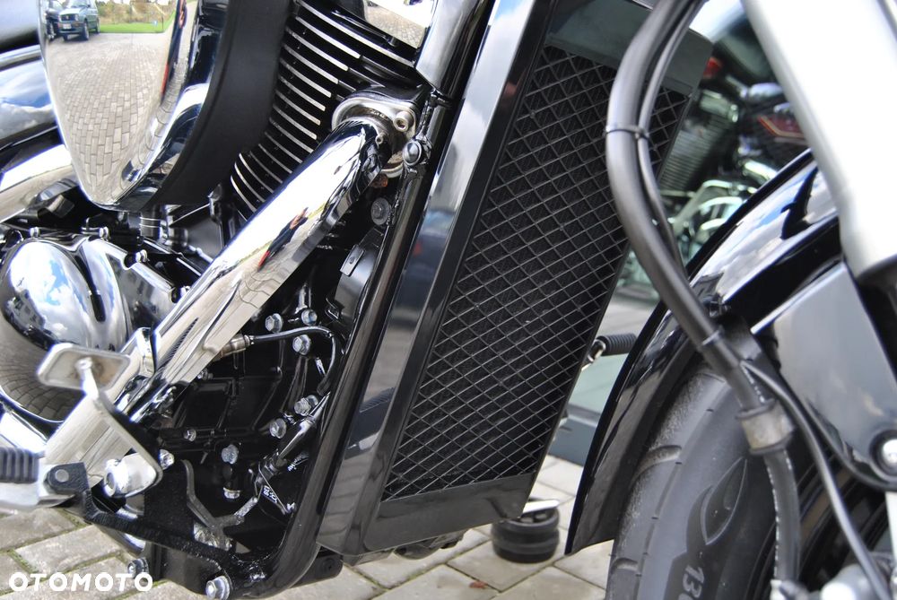 Suzuki Intruder - 34