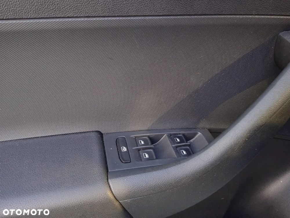 Skoda RAPID Spb 1.2 TSI Ambition - 25