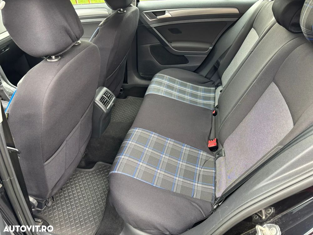 Volkswagen Golf 1.6 TDI BlueMotion Technology Comfortline - 16