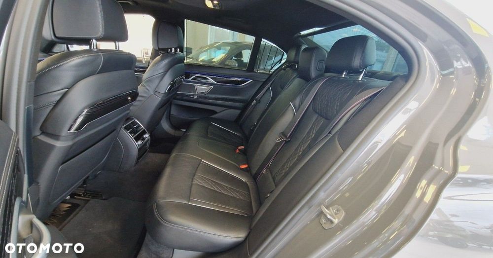 BMW Seria 7 - 22