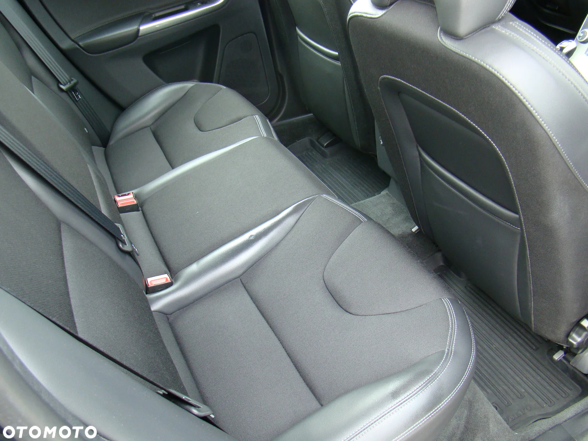 Volvo XC 60 D4 Momentum Pro - 34