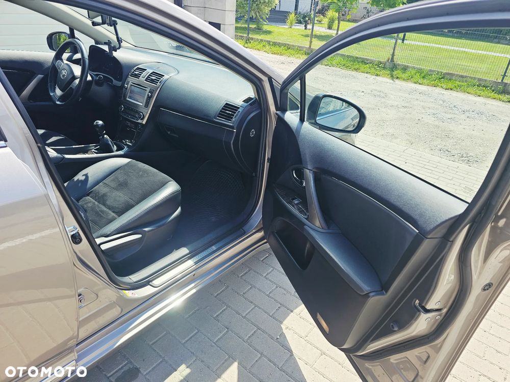 Toyota Avensis 1.8 Prestige - 22