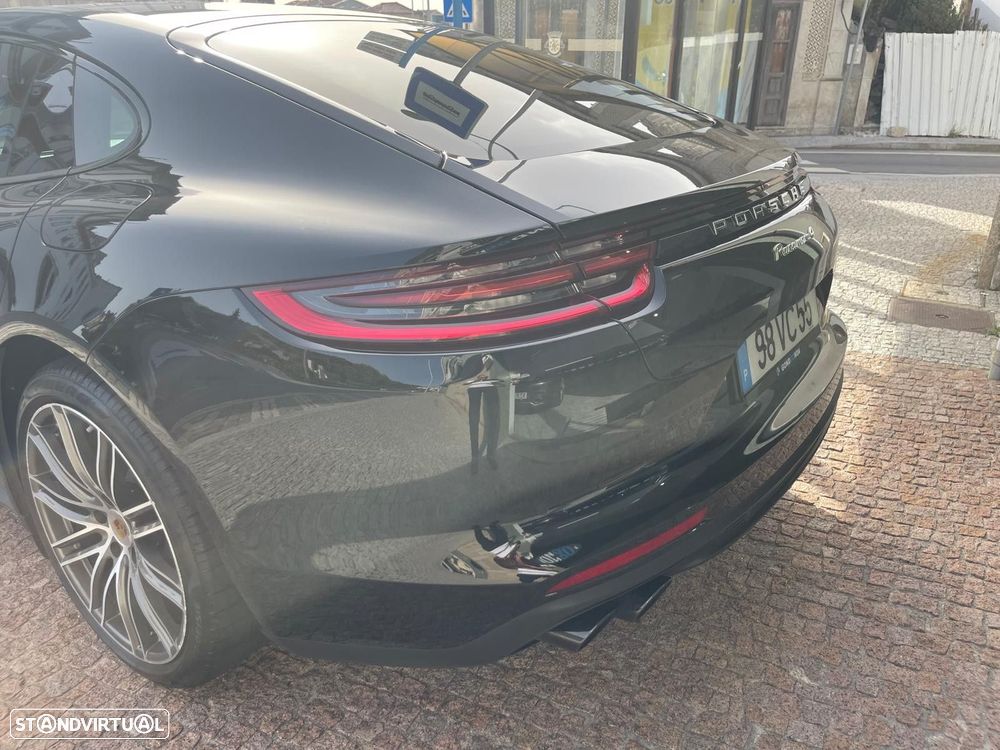 Porsche Panamera 4 E-Hybrid - 16