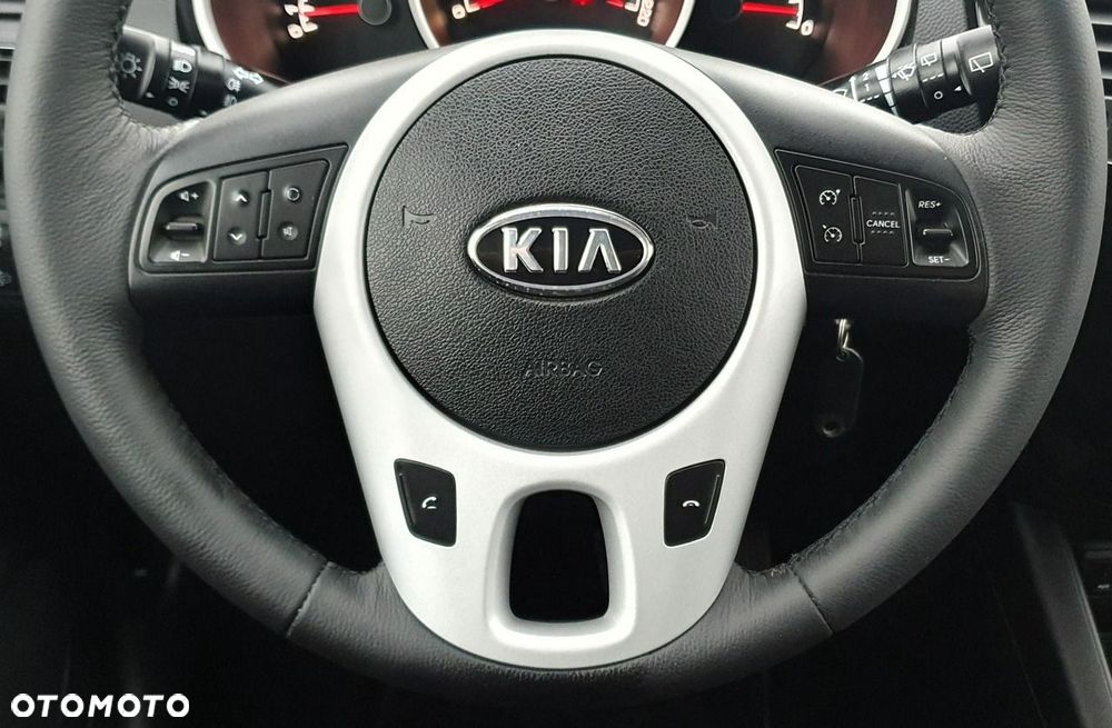 Kia Venga - 11